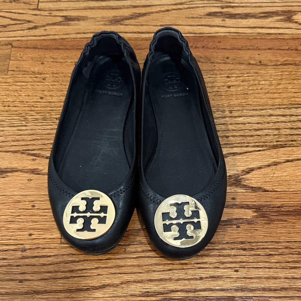 Tory Burch Black Loafers with Gold Emblem - 6.5